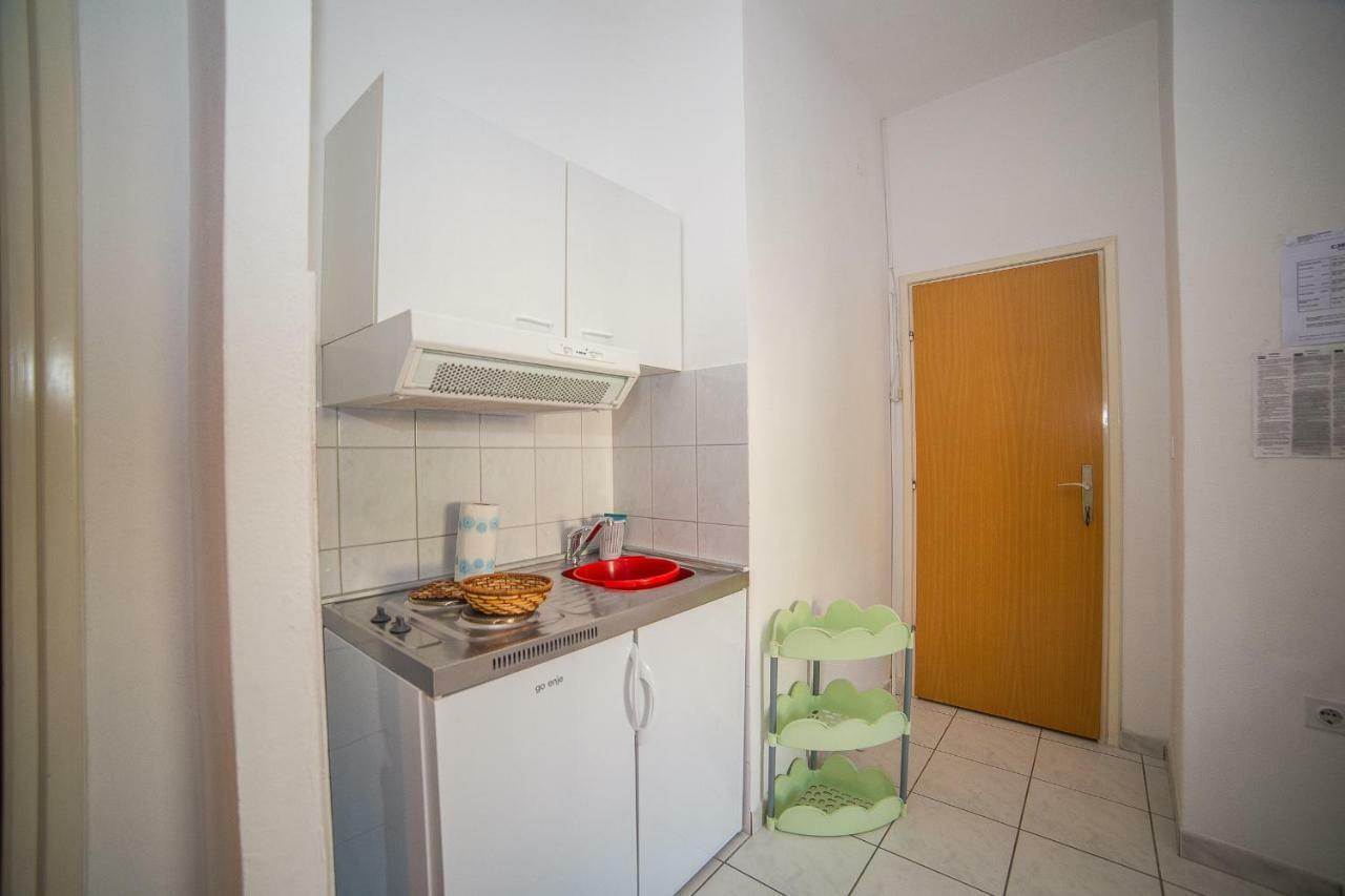 Apartmani Ina Povlja  Exterior foto